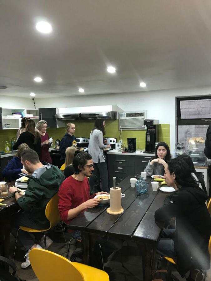 토론토 켄징턴 컬리지 백팩커스 호스텔 외부 사진