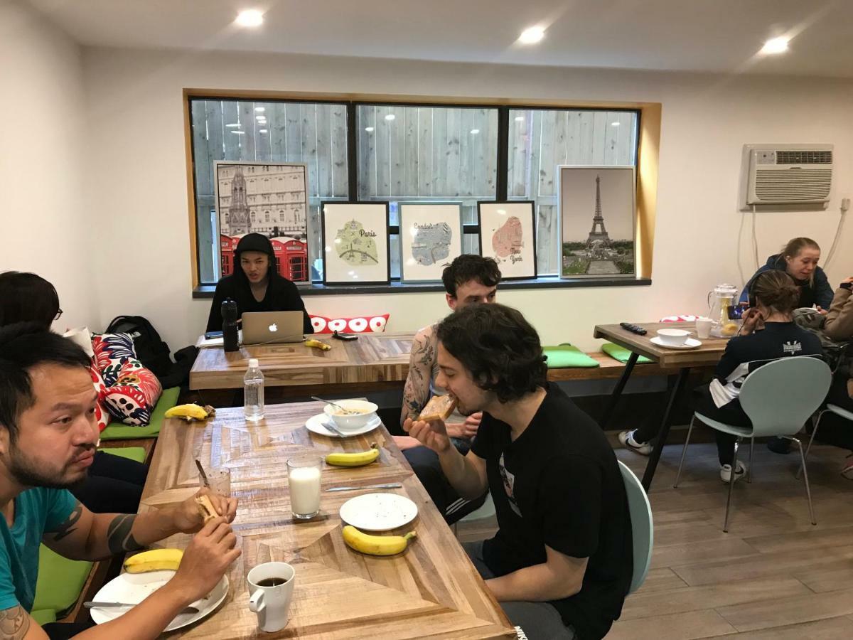 토론토 켄징턴 컬리지 백팩커스 호스텔 외부 사진